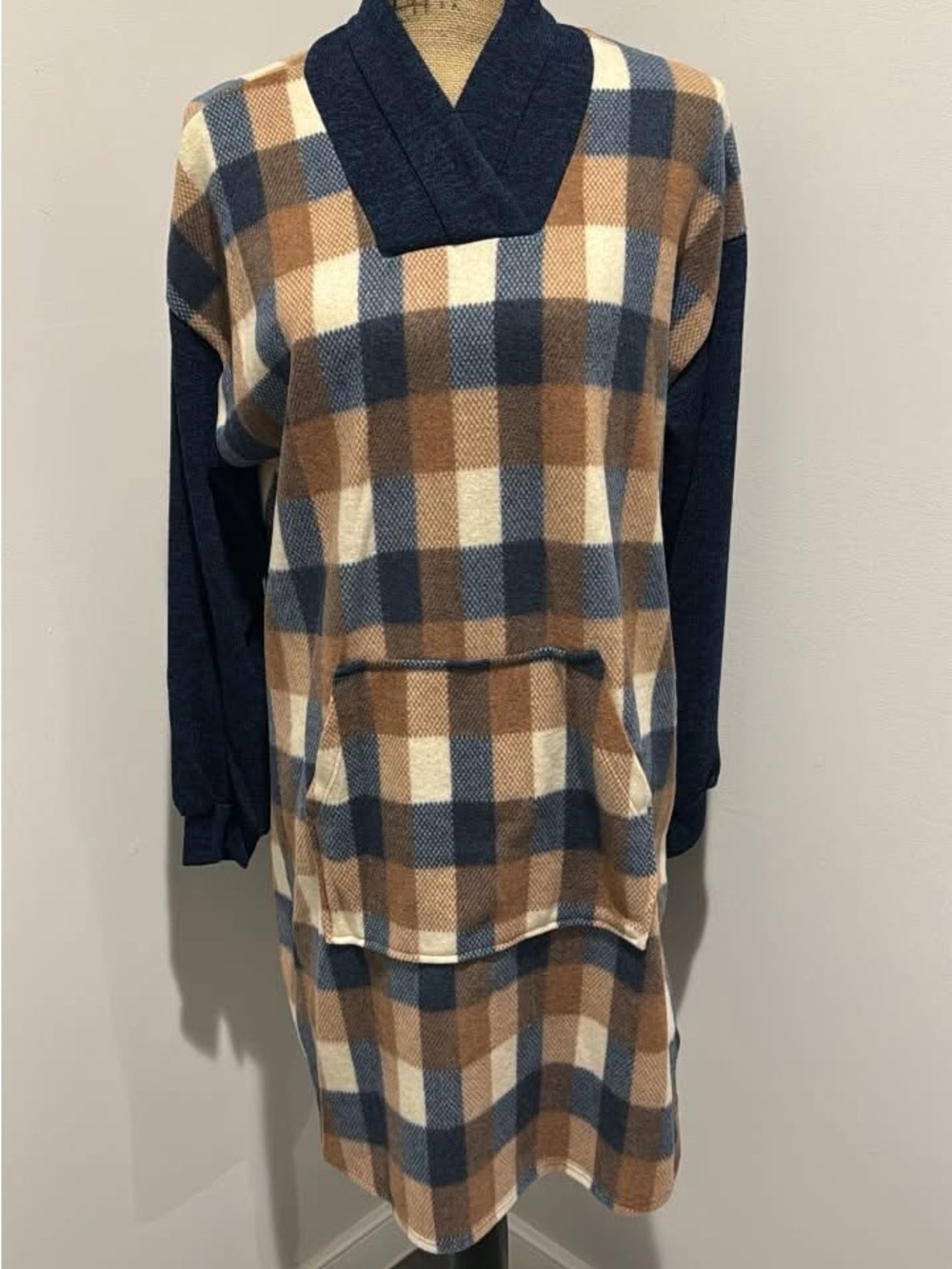 NWOT Chris & Carol Navy, Tan and Cream Plaid Shawl-Collar Sweater Dress